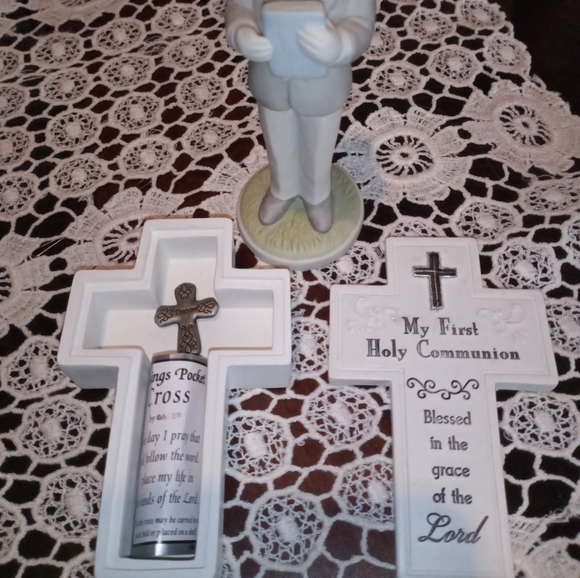 First Holy Communion, Porcelain boy & cross gifts - Picture 2 of 7